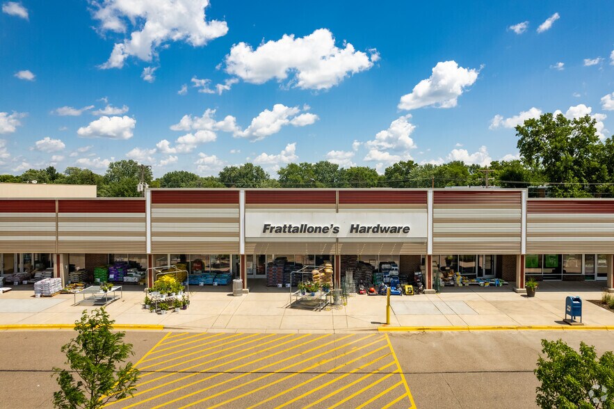 More Photos Of 10855 University Ave NE, Blaine Unknown For Lease