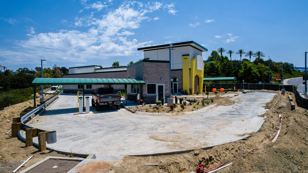 More Photos Of 1505 Poinsettia ave, Vista Carwash For Sale