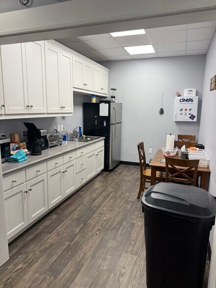 More Photos Of 6102 Imperial Loop, College Station Light Distribution For Lease