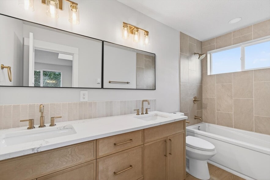 More Photos Of 11 Sun Crest Ln, Cathlamet Multifamily For Sale