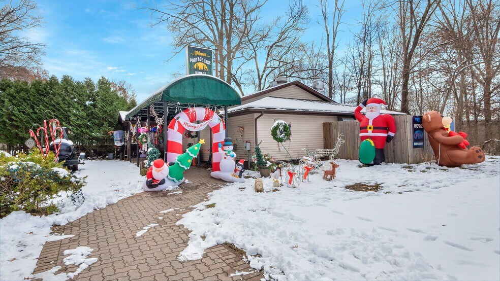 More Photos Of 12227-12229 Seymour Rd, Grass Lake Restaurant For Sale