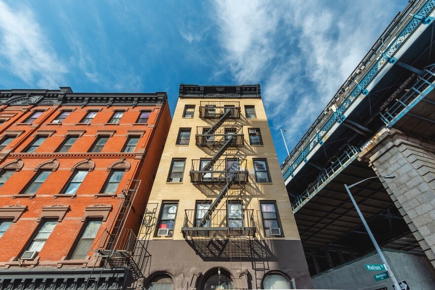 More Photos Of 125 Madison St, New York Apartments For Sale