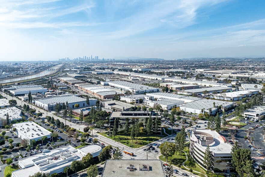 More Photos Of 5701 S Eastern Ave, Los Angeles Office For Lease