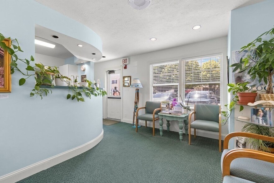 More Photos Of 258 Edgartown Vineyard Haven Rd, Edgartown Medical For Sale
