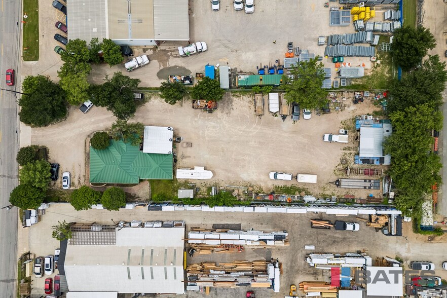 More Photos Of 2659 Lombardy Ln, Dallas Warehouse For Lease