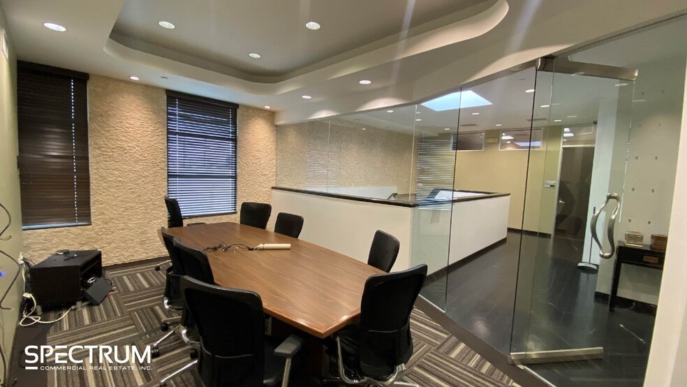 More Photos Of 19835-19839 Nordhoff St, Northridge Office For Lease