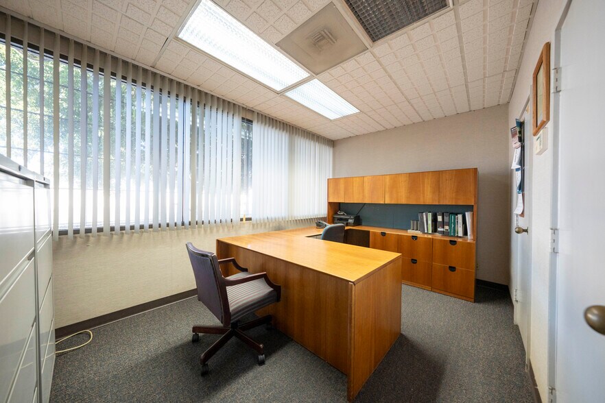 More Photos Of 9200 Lower Azusa Rd, Rosemead Warehouse For Sale