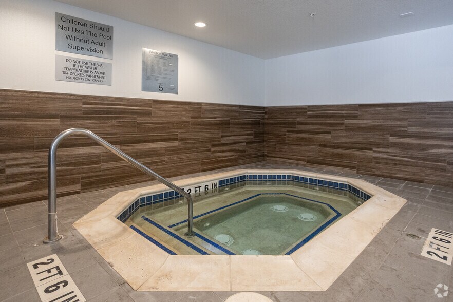 More Photos Of 2400 W Sam Houston Pky S, Houston Hotel For Sale