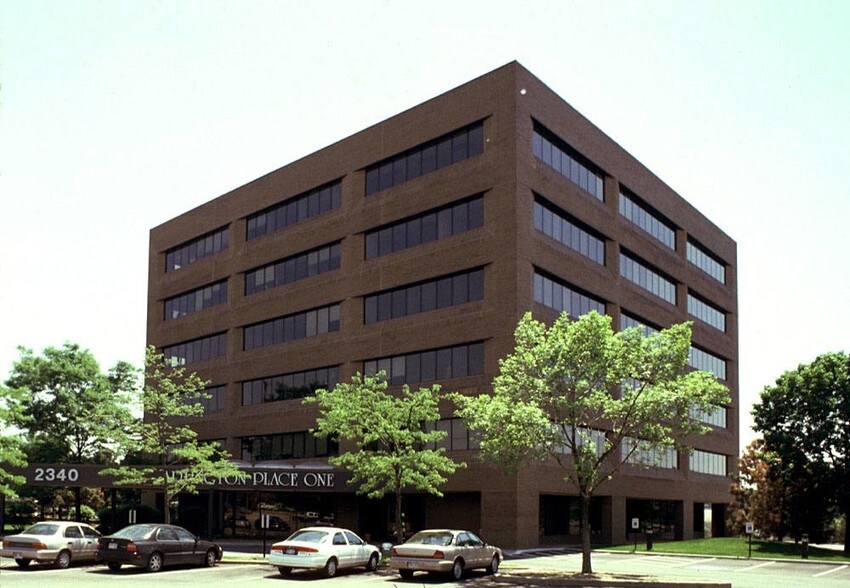 More Photos Of 2340 S Arlington Heights Rd, Arlington Heights Loft Creative Space For Lease