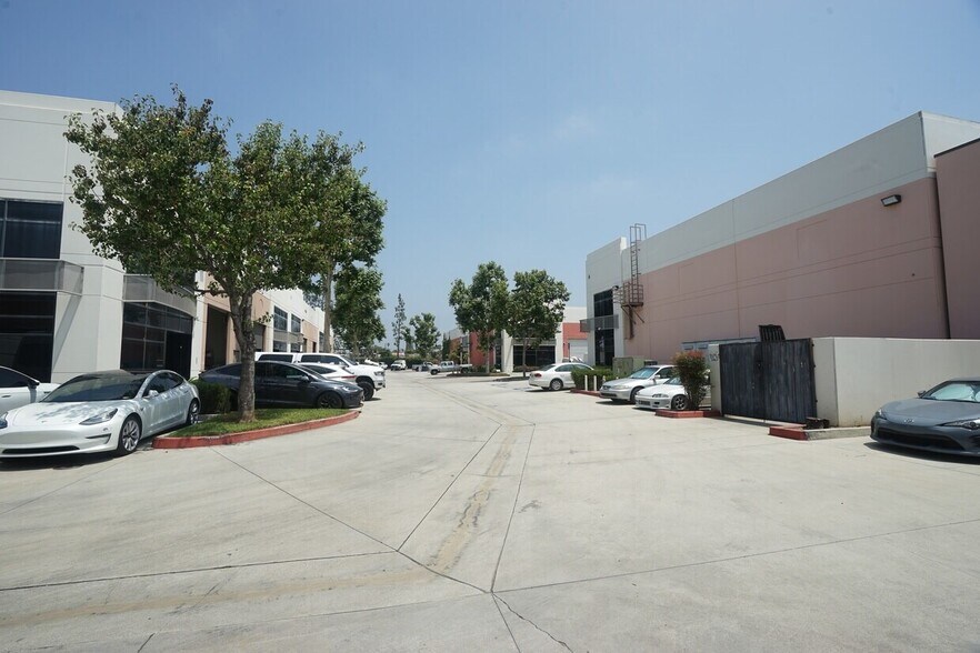 More Photos Of 5055 Walnut Grove Ave, San Gabriel Manufacturing For Lease