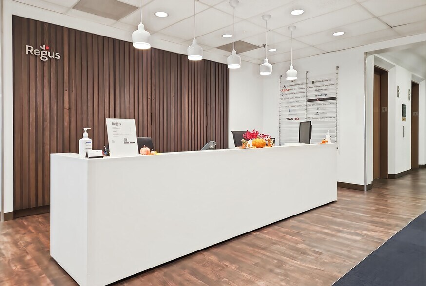 More Photos Of 9901 W Interstate 10, San Antonio Coworking Space