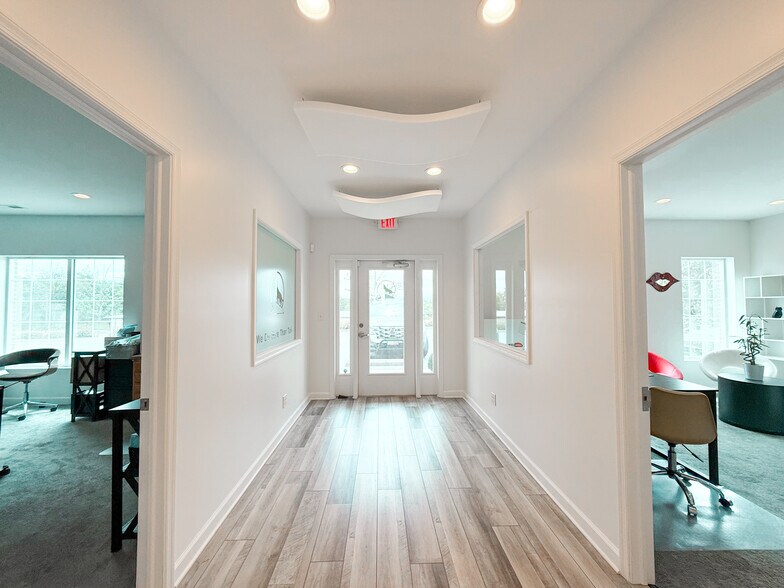 More Photos Of 100 Red Oak Drive, Staunton Office For Sale