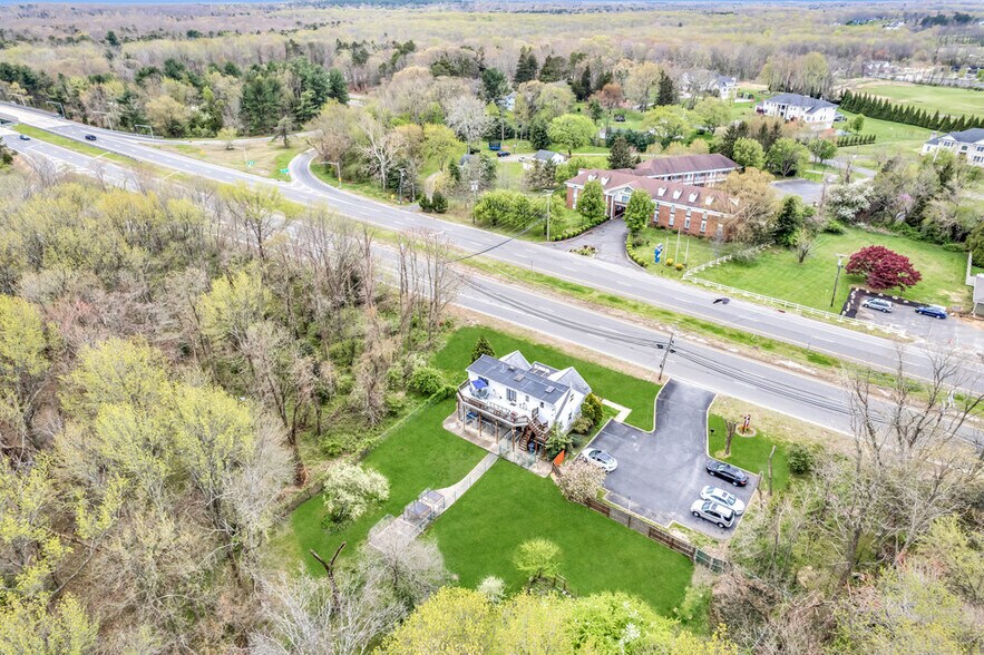 More Photos Of 261 Rt 34, Colts Neck Veterinarian Kennel For Sale