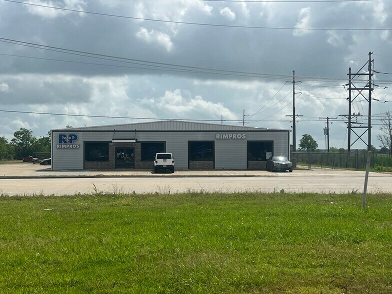 Primary Photo Of 5433 Highway 14, Lake Charles Auto Repair For Sale