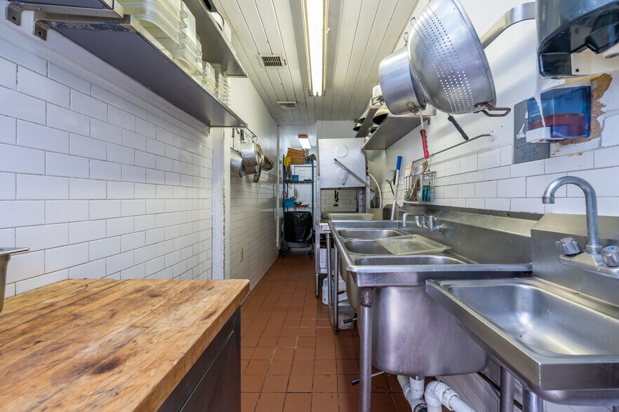 More Photos Of 424 N Main St, Souderton Restaurant For Sale