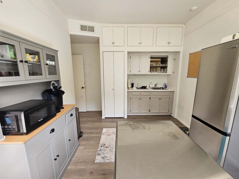 More Photos Of 763-771 Bridgeway, Sausalito Storefront Retail Office For Sale