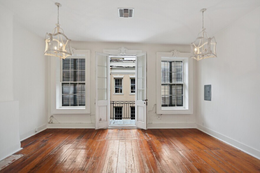 More Photos Of 235 Chartres St, New Orleans Storefront Retail Office For Sale