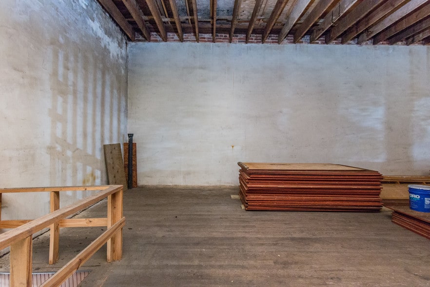 More Photos Of 102 S Main St, Wetumpka Storefront Retail Residential For Sale