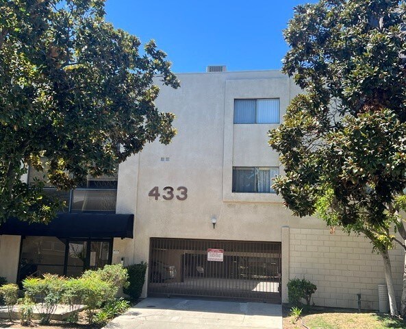 Primary Photo Of 433 N Louise St, Glendale Apartments For Sale