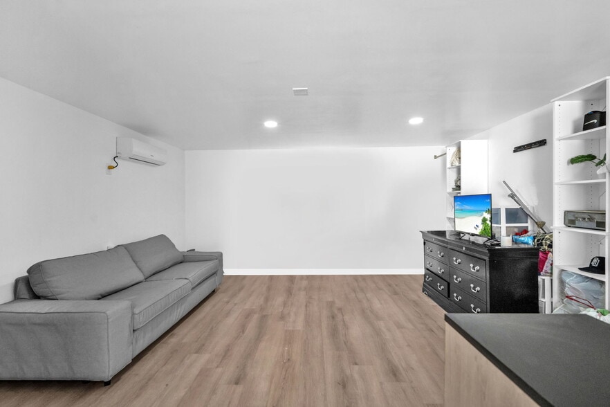 More Photos Of 7151 Taft St, Hollywood Office Residential For Sale