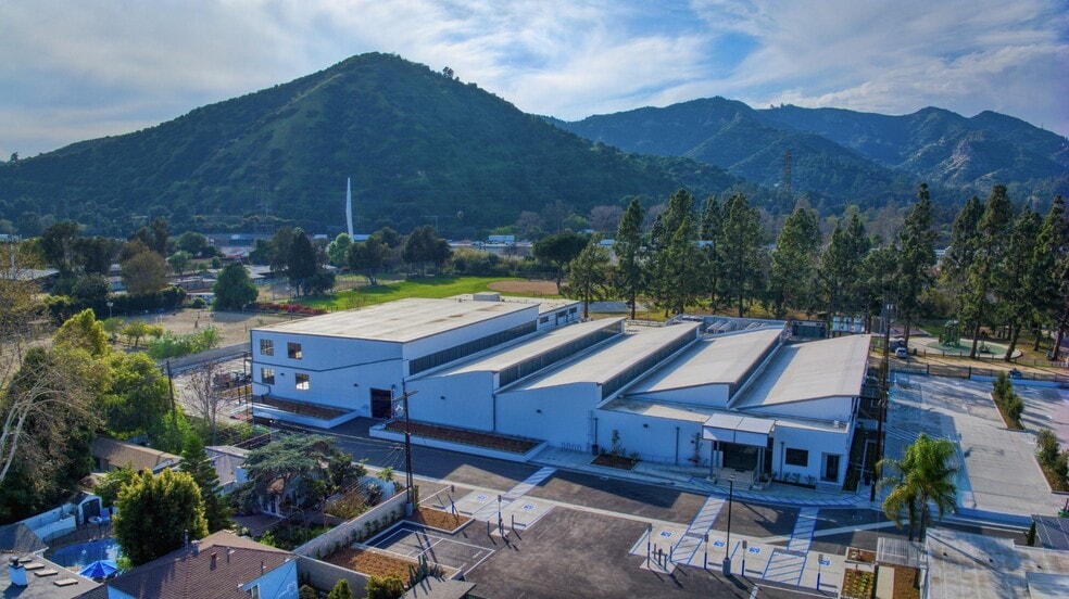 More Photos Of 4000-4010 Chevy Chase Dr, Los Angeles Office For Lease