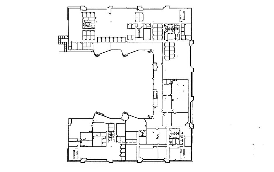 More Photos Of 9600 76th St W, Eden Prairie Showroom For Sale