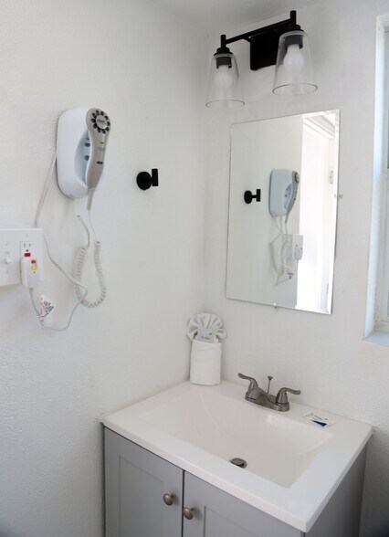 More Photos Of 14711 Gulf Blvd, Madeira Beach Hotel For Sale