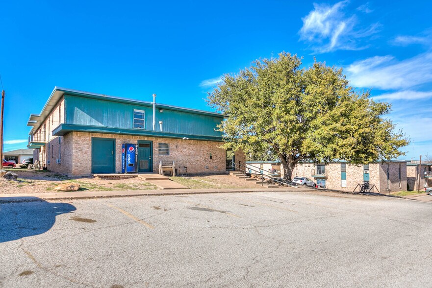 More Photos Of 1707-1717 Greenwood St, San Angelo Apartments For Sale