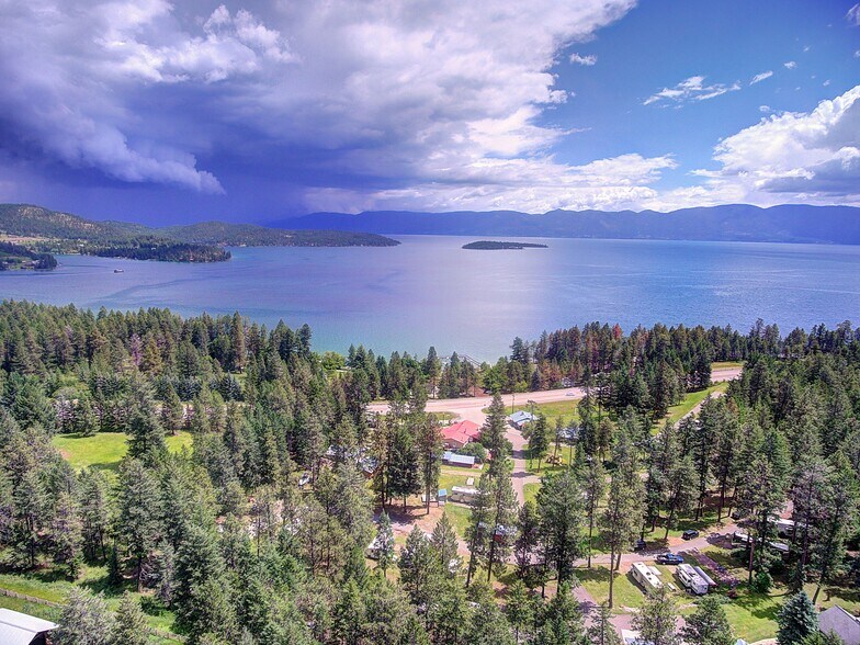 More Photos Of 23113 Rollins Lakeshore Dr, Rollins General Retail For Sale