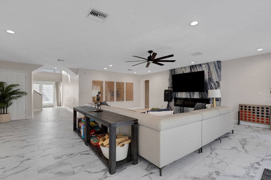 More Photos Of 4124 Harbor Cir S, Largo Specialty For Sale