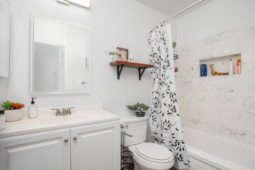 More Photos Of 6632 Darby Ave, Reseda Apartments For Sale