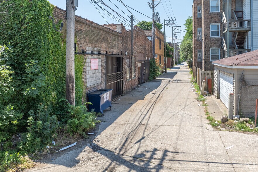 More Photos Of 2206 E 75th St, Chicago Auto Repair For Lease