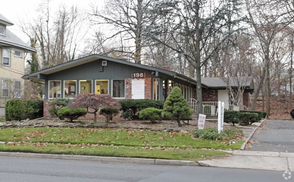 More Photos Of 198 North Ave E, Cranford Medical For Sale