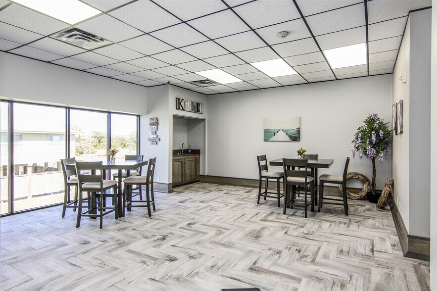 More Photos Of , Kemah Office For Sale