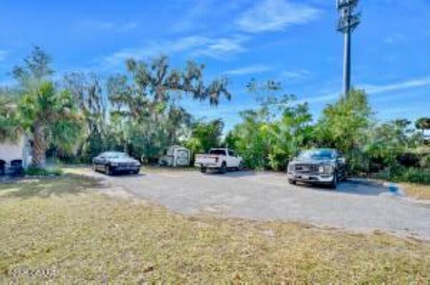 More Photos Of 228 W Howry Ave, Deland Storefront Retail Office For Sale