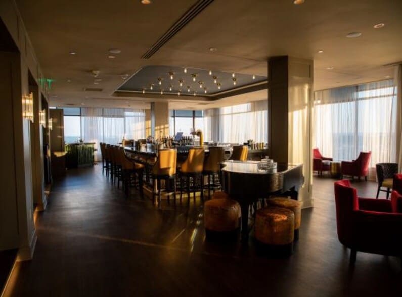 More Photos Of 15 W 6th St, Tulsa Office For Lease