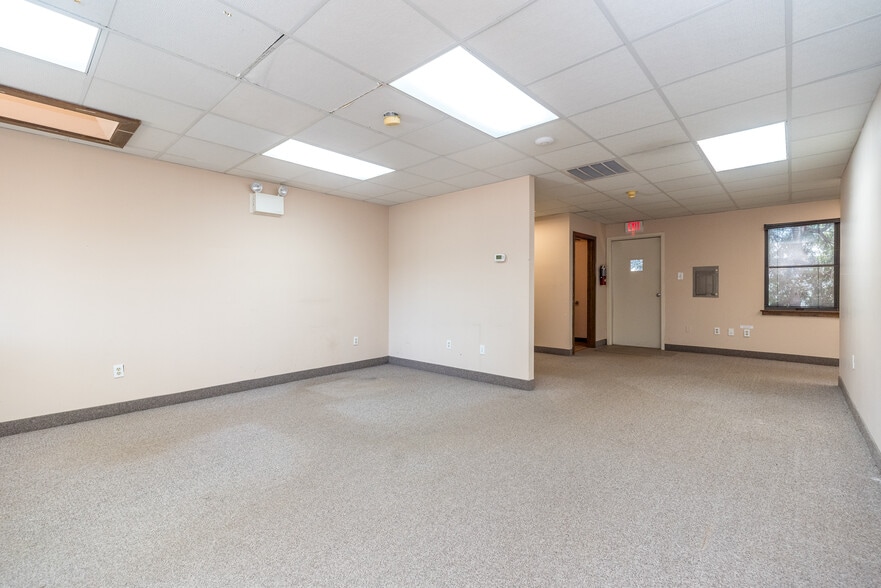 More Photos Of 908-918 Town Center, New Britain Office For Sale