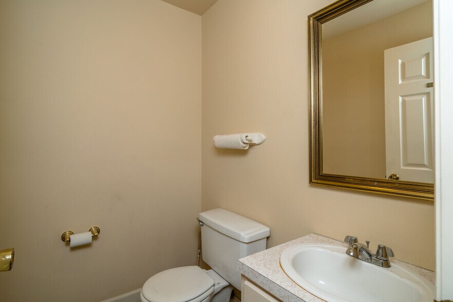 More Photos Of 110 N Wayne Ave, Waynesboro Office For Sale