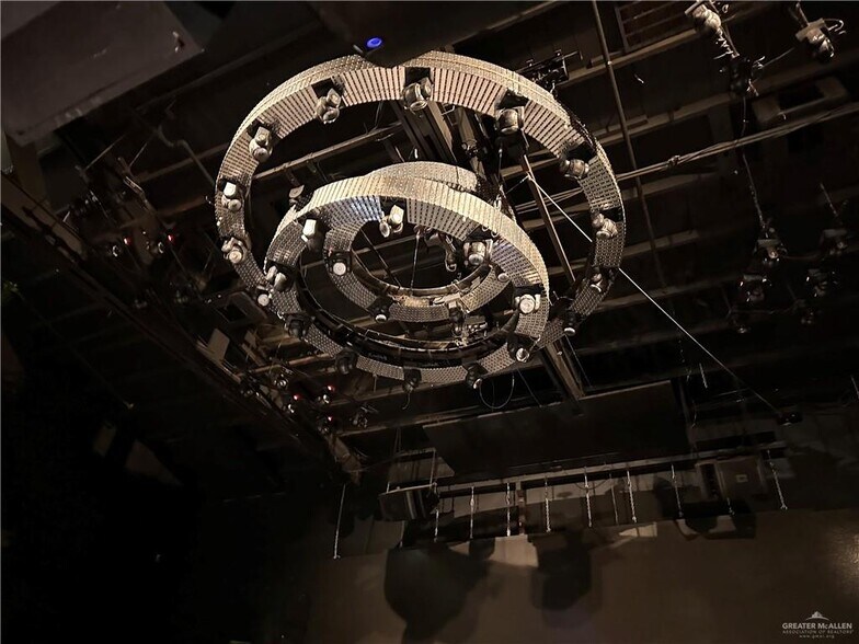 More Photos Of 200 S 17th St, McAllen Bar For Sale