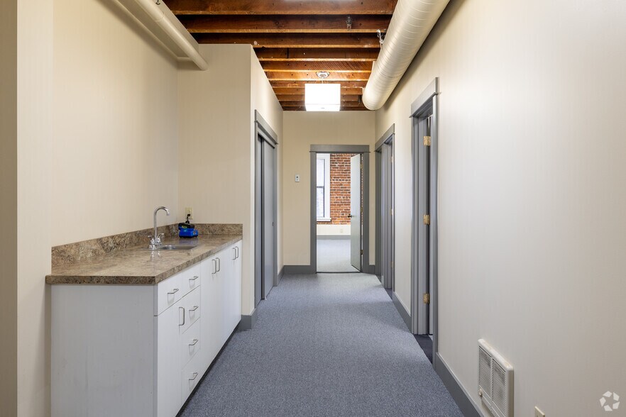 More Photos Of 418 - 436 NW 6th Ave, Portland Office For Lease