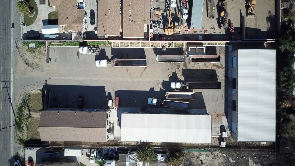 More Photos Of 11185 Roswell Ave, Pomona Warehouse For Lease
