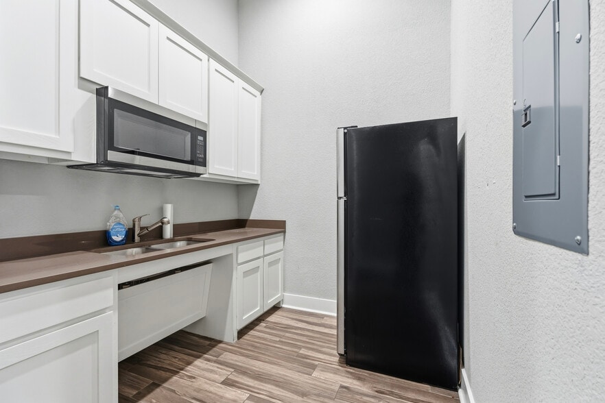 More Photos Of 5899 Preston Rd, Frisco Office For Sale