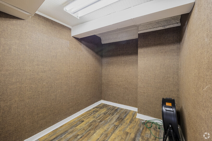 More Photos Of 1515 W Broad St, Richmond Storefront For Lease