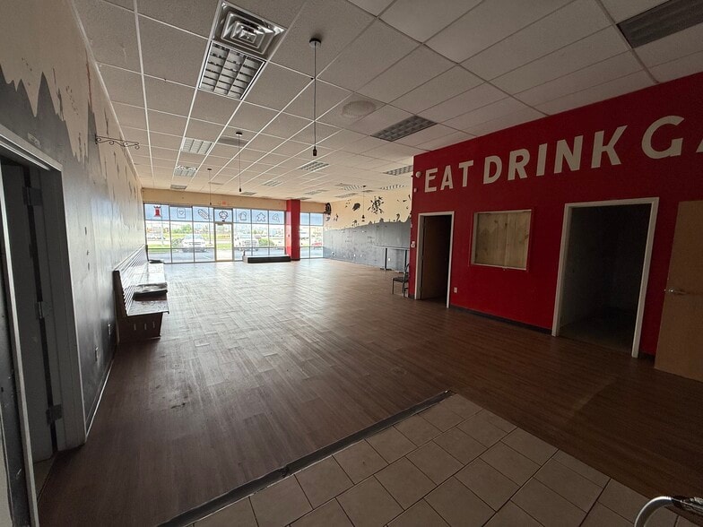 More Photos Of Armour, North Kansas City Unknown For Lease