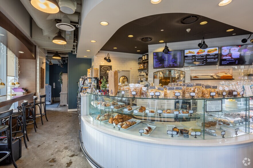 More Photos Of 903 10th Ave SW, Calgary Apartments For Lease