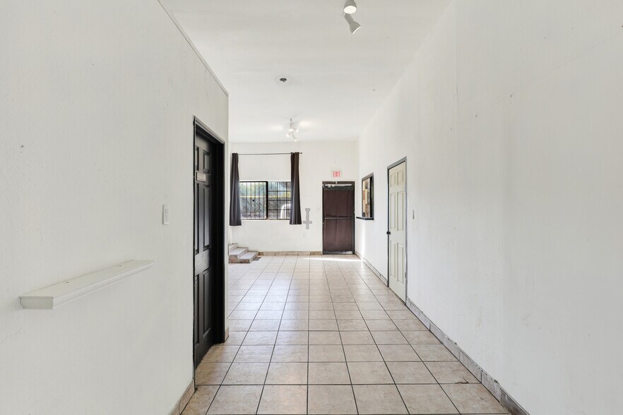 More Photos Of 1862 Santa Fe Ave, Long Beach Restaurant For Lease