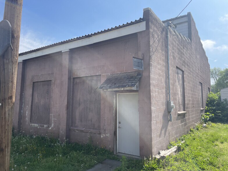 More Photos Of 500 N 5th St, Toronto Warehouse For Sale