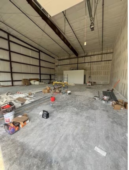 More Photos Of 1600 S Broadway Ave, Moore Unknown For Lease