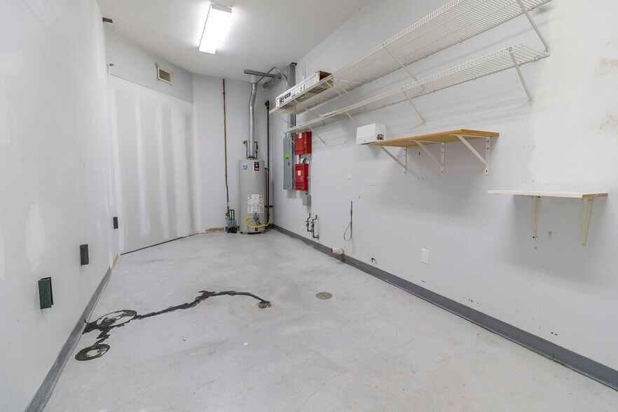 More Photos Of 5801 Old Collinsville Rd, Fairview Heights Storefront Retail Office For Lease