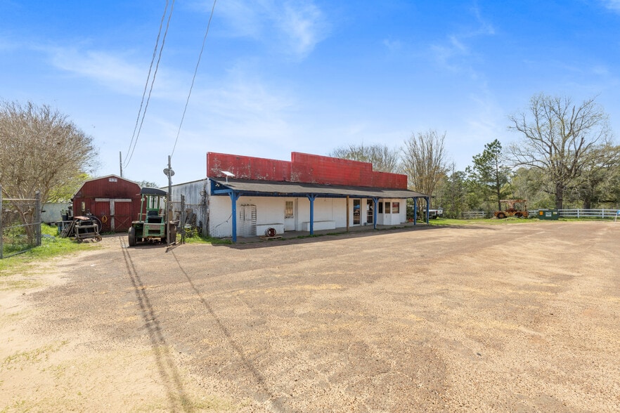 More Photos Of 21120 Highway 105, Cleveland Storefront For Sale